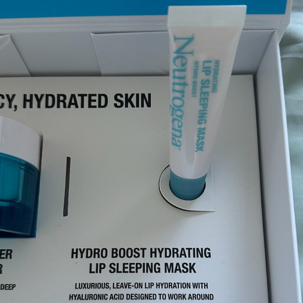 Neutrogena Set - Picture 3 of 4